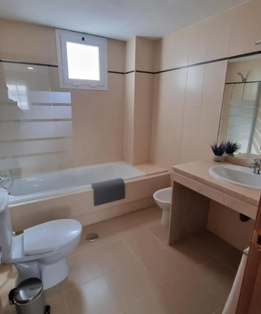 아파트 Moderno Apartamento 3 Dormitorios, Garaje Y Piscina 라알가바