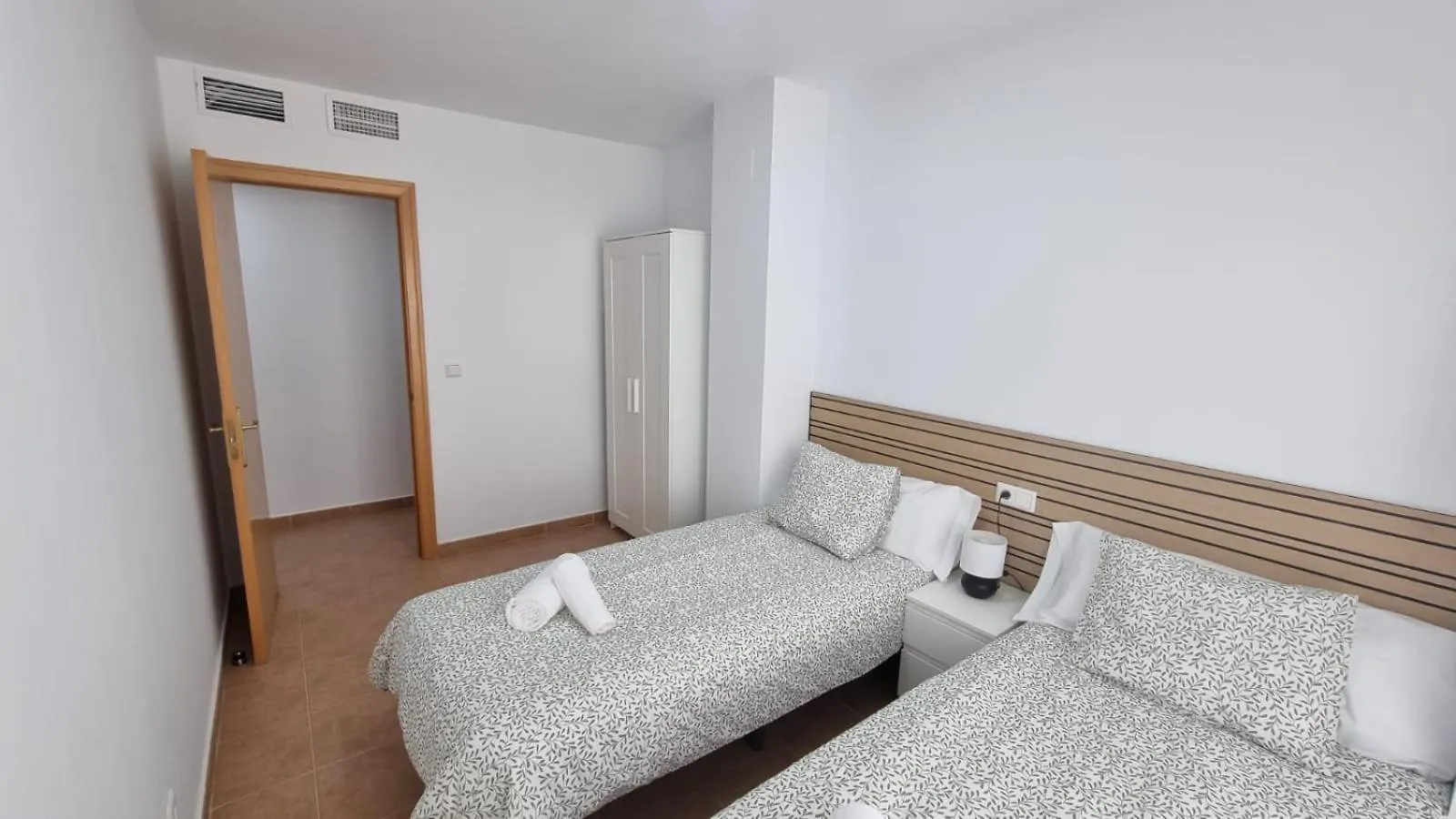 아파트 Moderno Apartamento 3 Dormitorios, Garaje Y Piscina 라알가바